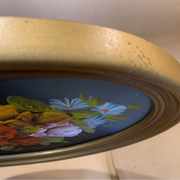 đ¤SOLD LOCALLYđ¤Set of Vintage Oval Floral Paintings in Gold Painted Frames - Picture 10 of 15